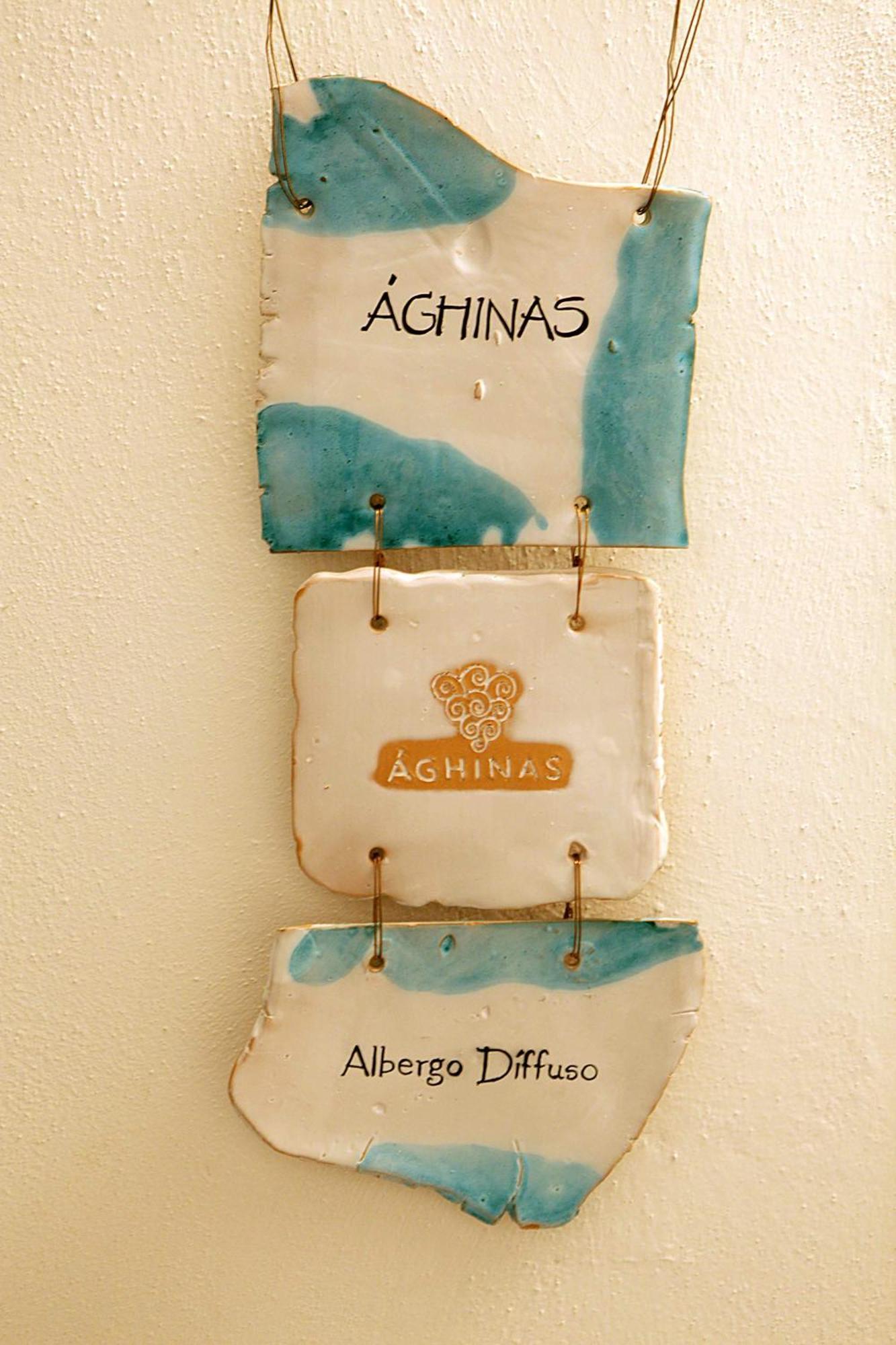 Готель Aghinas Боза Екстер'єр фото